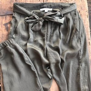 Dressy Jogger pants    NWOT